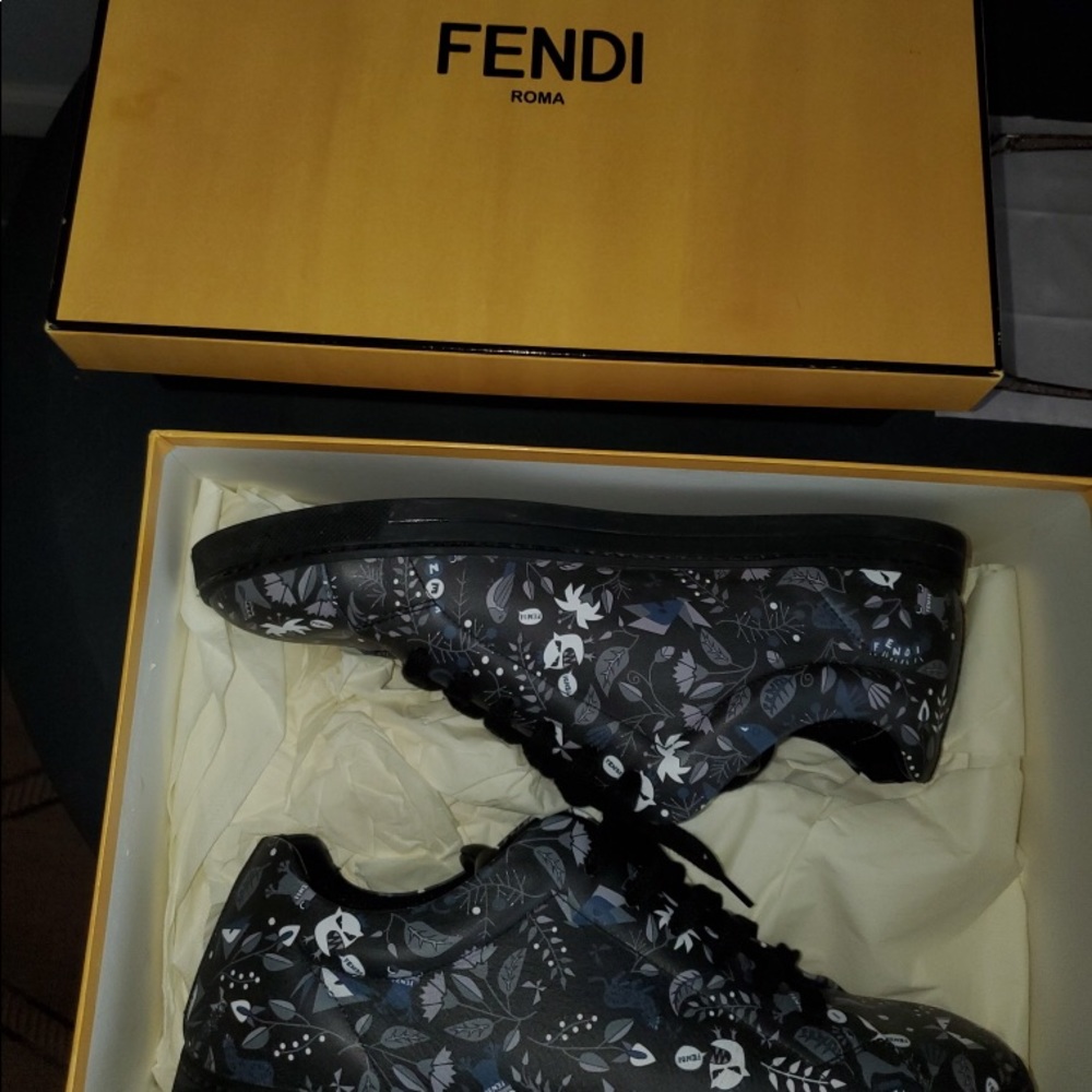 Fendi sneakers size 10